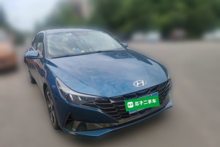 Used Hyundai Elantra 2022 1.5L CVT GLX Elite Edition Front Right 45 Deg