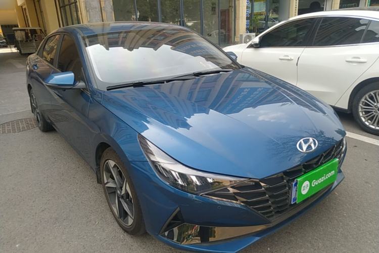 Used Hyundai Elantra 2022 1.5L CVT GLX Elite Edition Front Right 45 Deg