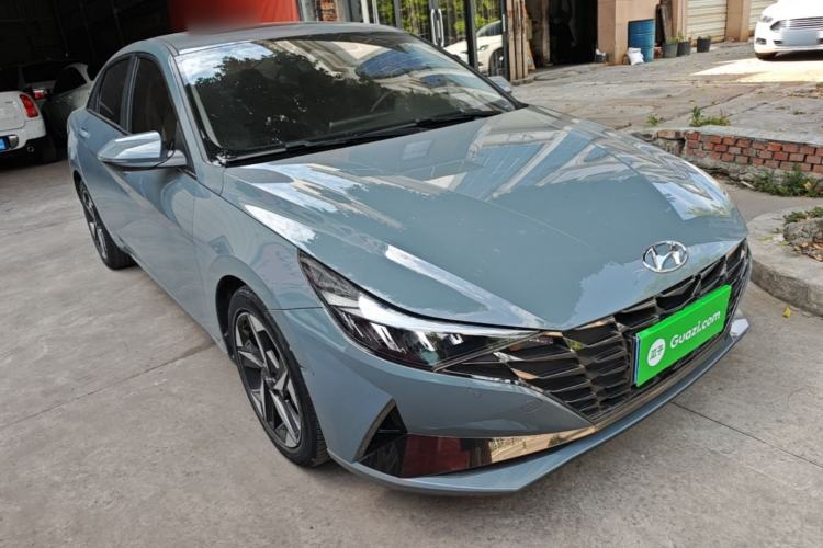 Used Hyundai Elantra 2022 1.5L CVT LUX Prestige Edition Front Right 45 Deg