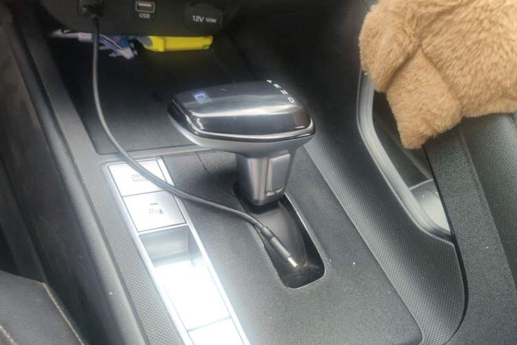 Used Hyundai Elantra 2022 1.5L CVT GLX Elite Edition Gear Lever