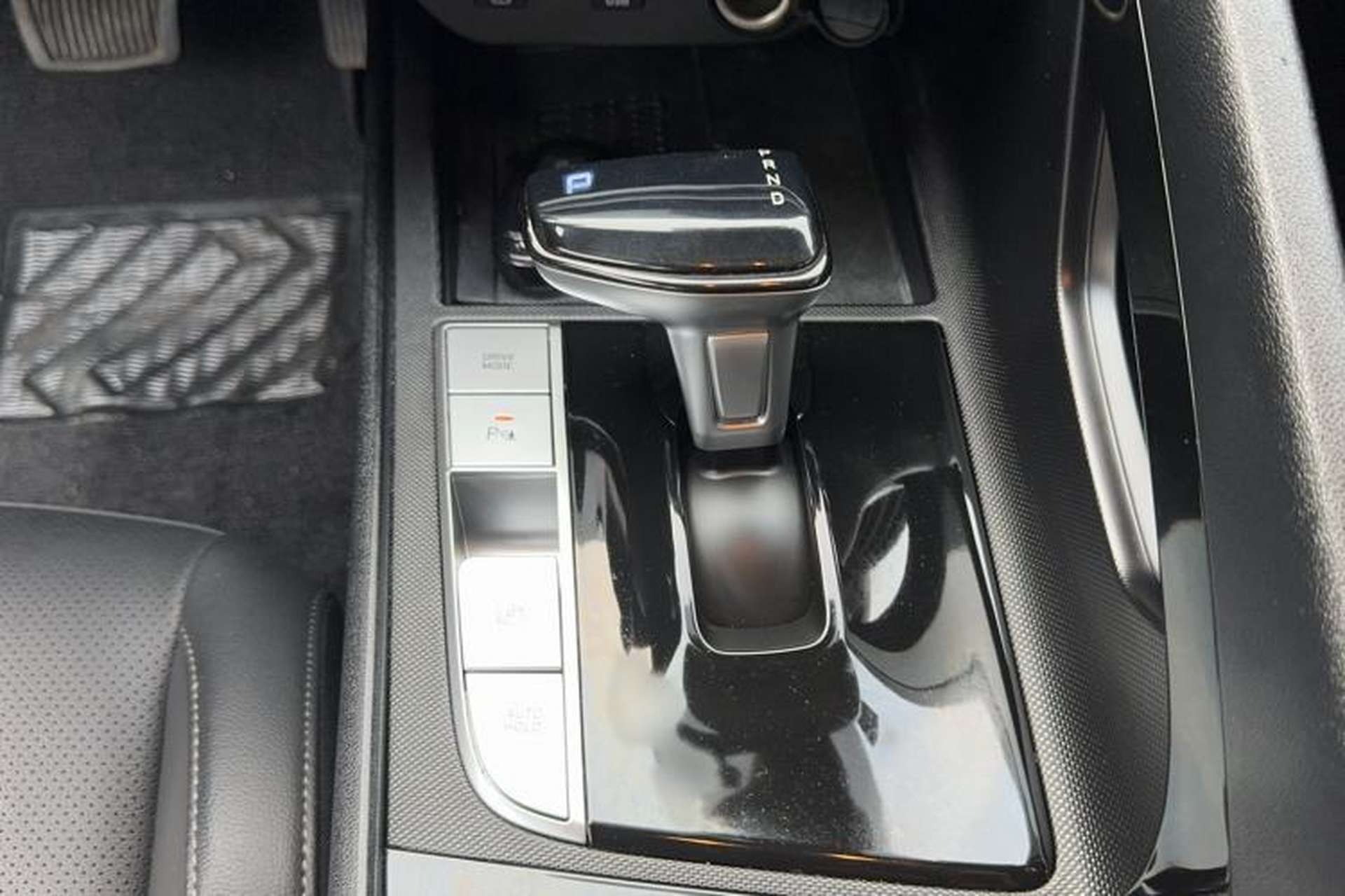 Used Hyundai Elantra 2022 1.5L CVT LUX Prestige Edition Gear Lever