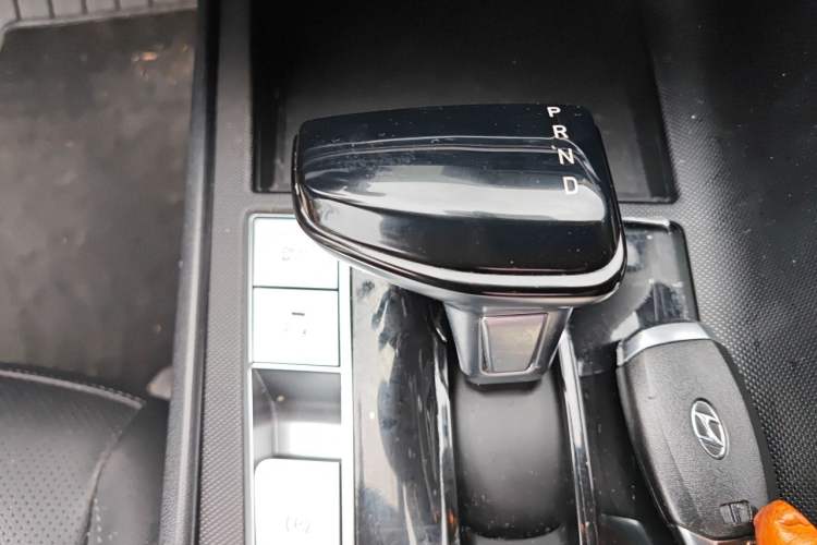 Used Hyundai Elantra 2022 1.5L CVT GLX Elite Edition Gear Lever