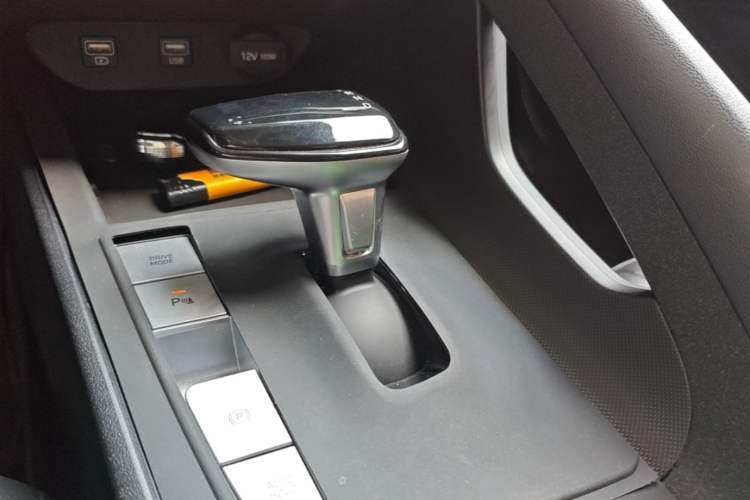 Used Hyundai Elantra 2022 1.5L CVT LUX Prestige Edition Gear Lever