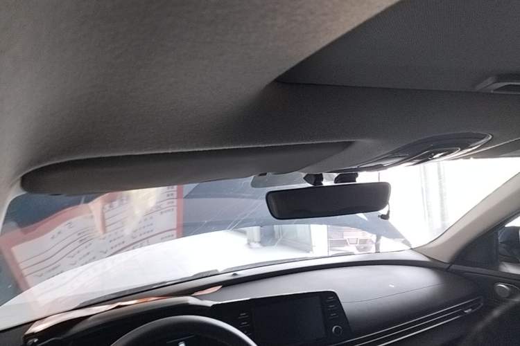 Used Hyundai Elantra 2022 1.5L CVT GLX Elite Edition Headliner