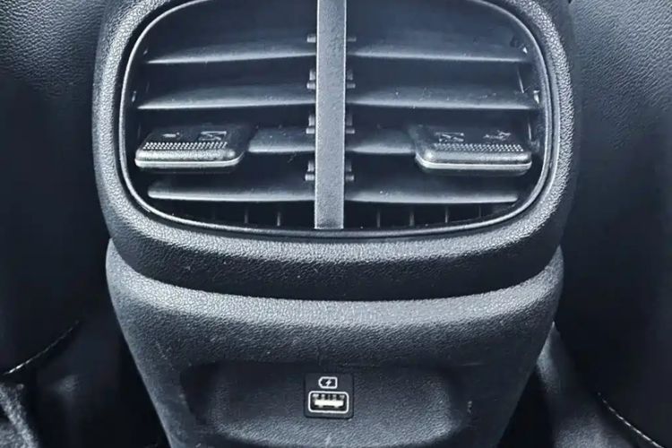 Used Hyundai Elantra 2022 1.5L CVT GLX Elite Edition Interior 5