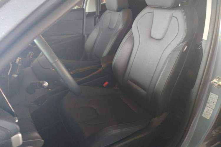 Used Hyundai Elantra 2022 1.5L CVT LUX Prestige Edition Left Front Seat
