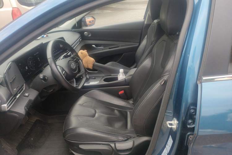 Used Hyundai Elantra 2022 1.5L CVT GLX Elite Edition Left Front Seat