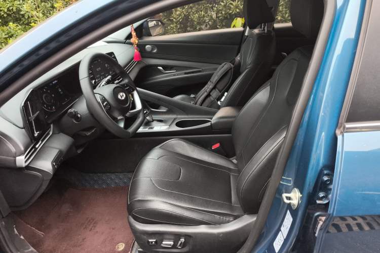 Used Hyundai Elantra 2022 1.5L CVT GLX Elite Edition Left Front Seat
