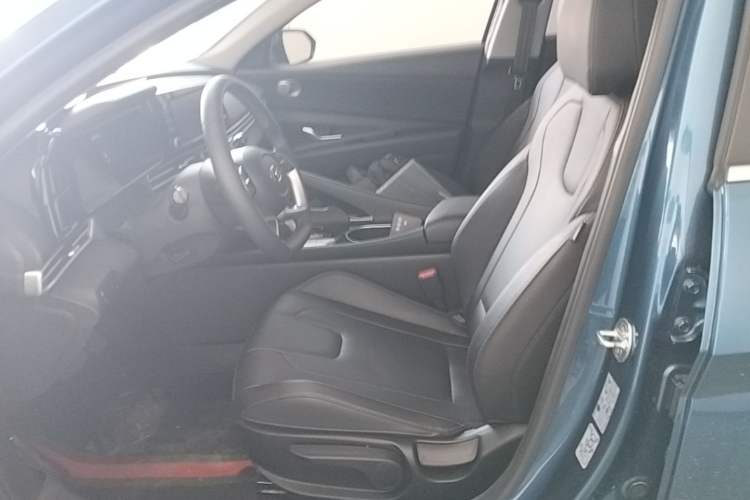 Used Hyundai Elantra 2022 1.5L CVT GLX Elite Edition Left Front Seat