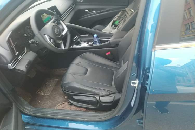 Used Hyundai Elantra 2022 1.5L CVT GLX Elite Edition Left Front Seat