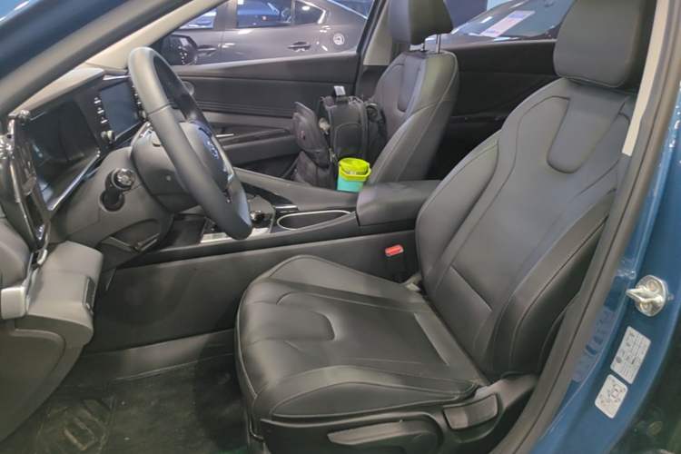 Used Hyundai Elantra 2022 1.5L CVT GLX Elite Edition Left Front Seat