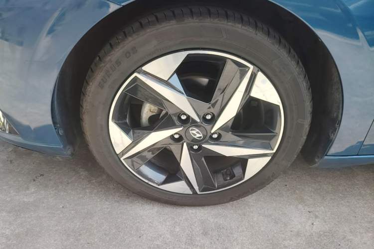 Used Hyundai Elantra 2022 240TGDi DCT LUX Prestige Edition Left Front Wheel Hub