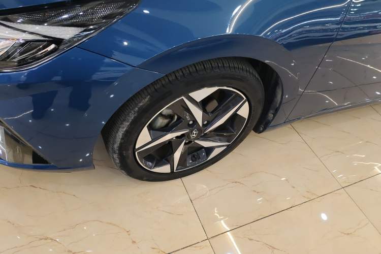 Used Hyundai Elantra 2022 1.5L CVT LUX Prestige Edition Left Front Wheel Hub