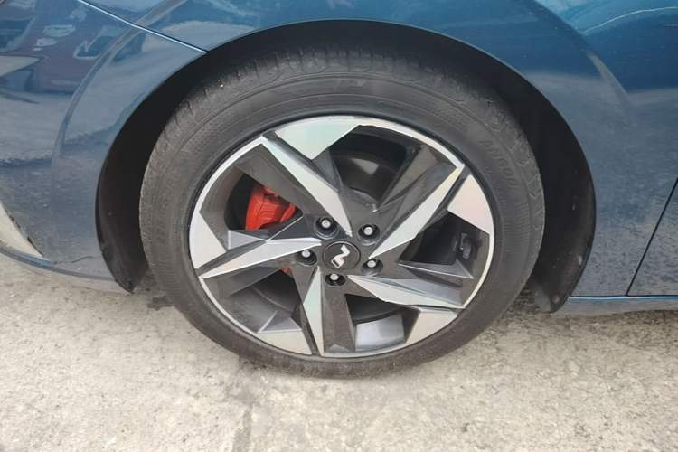 Used Hyundai Elantra 2022 1.5L CVT LUX Prestige Edition Left Front Wheel Hub