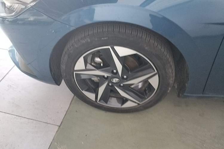 Used Hyundai Elantra 2022 1.5L CVT GLX Elite Edition Left Front Wheel Hub