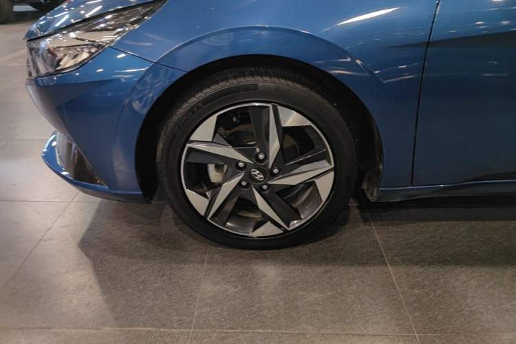 Used Hyundai Elantra 2022 1.5L CVT GLX Elite Edition Left Front Wheel Hub