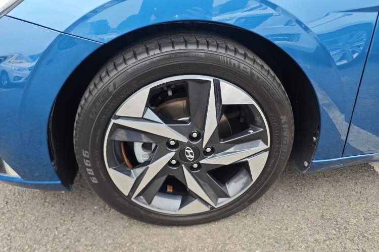 Used Hyundai Elantra 2022 1.5L CVT GLX Elite Edition Left Front Wheel Hub