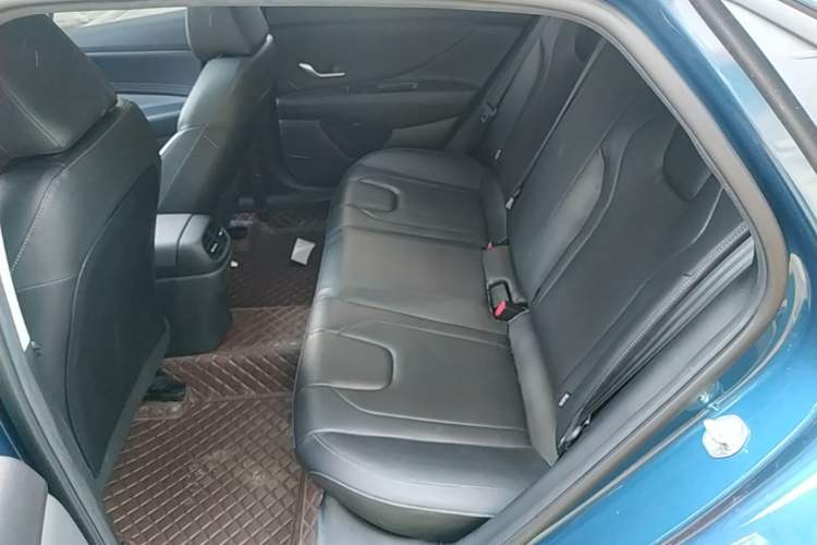 Used Hyundai Elantra 2022 1.5L CVT LUX Prestige Edition Left Rear Seat