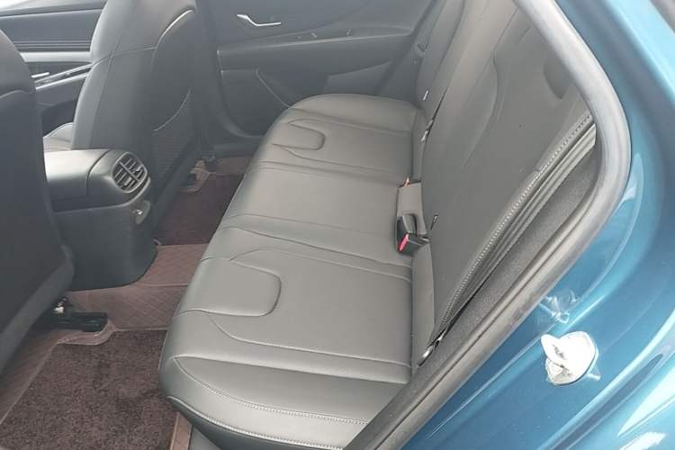 Used Hyundai Elantra 2022 1.5L CVT LUX Prestige Edition Left Rear Seat