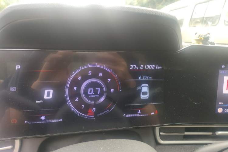 Used Hyundai Elantra 2022 1.5L CVT GLX Elite Edition Odometer Close Up