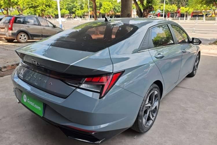 Used Hyundai Elantra 2022 1.5L CVT LUX Prestige Edition Rear Right 45 Deg
