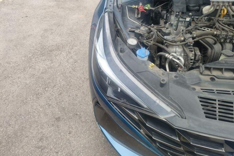 Used Hyundai Elantra 2022 1.5L CVT GLX Elite Edition Right Front Headlight