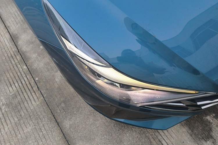 Used Hyundai Elantra 2022 1.5L CVT LUX Prestige Edition Right Front Headlight