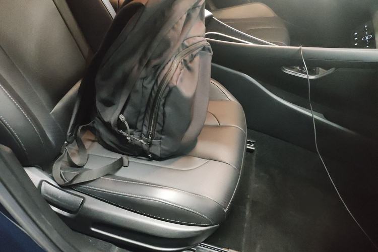 Used Hyundai Elantra 2022 1.5L CVT LUX Prestige Edition Right Front Seat