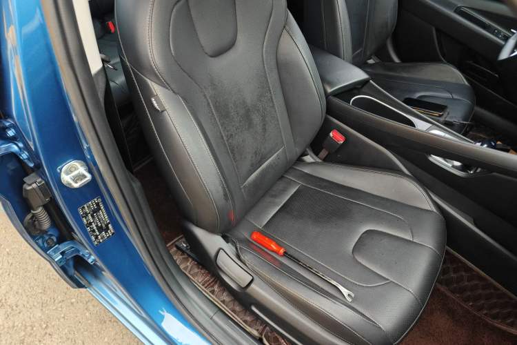 Used Hyundai Elantra 2022 1.5L CVT GLX Elite Edition Right Front Seat