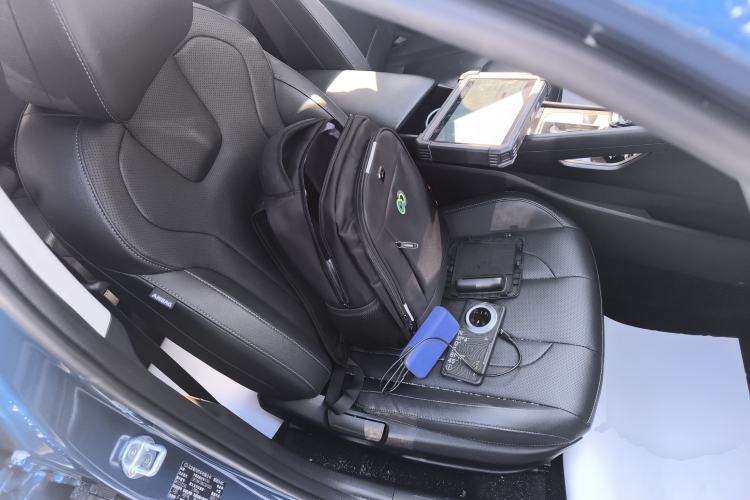 Used Hyundai Elantra 2022 1.5L CVT LUX Prestige Edition Right Front Seat