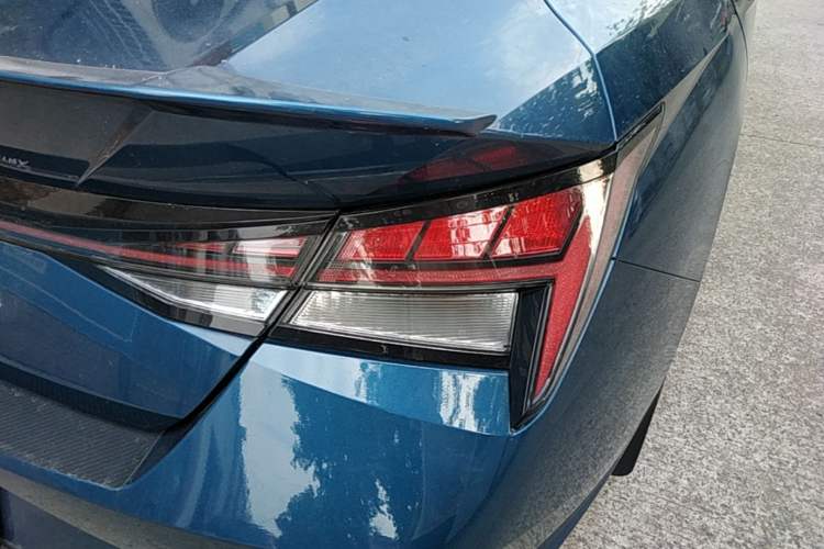 Used Hyundai Elantra 2022 1.5L CVT LUX Prestige Edition Right Rear Taillight