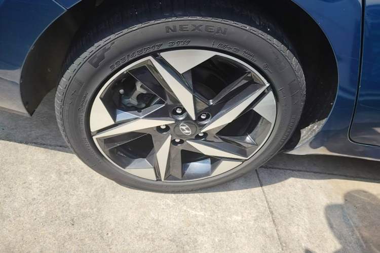 Used Hyundai Elantra 2022 240TGDi DCT LUX Prestige Edition Right Rear Wheel Hub