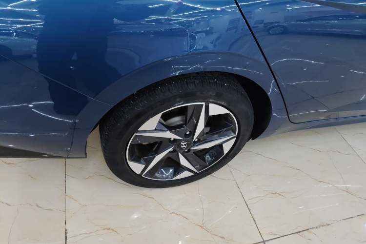Used Hyundai Elantra 2022 1.5L CVT LUX Prestige Edition Right Rear Wheel Hub