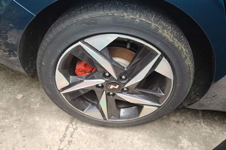 Used Hyundai Elantra 2022 1.5L CVT LUX Prestige Edition Right Rear Wheel Hub