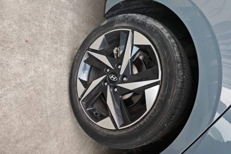 Used Hyundai Elantra 2022 1.5L CVT LUX Prestige Edition Right Rear Wheel Hub