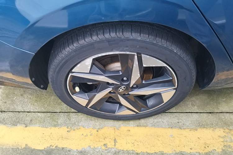 Used Hyundai Elantra 2022 1.5L CVT LUX Prestige Edition Right Rear Wheel Hub