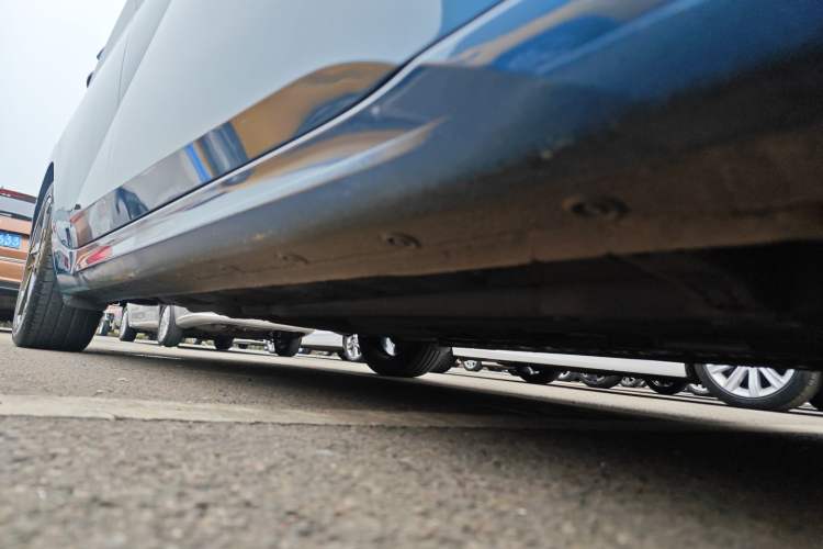 Used Hyundai Elantra 2022 1.5L CVT GLX Elite Edition Right Side Sill