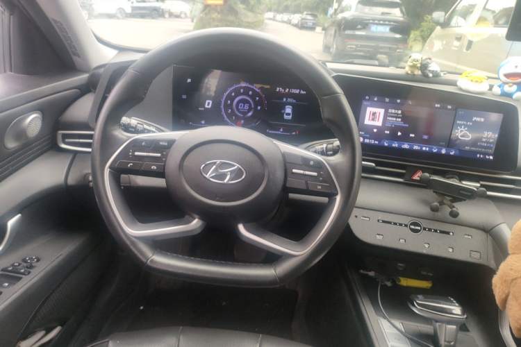 Used Hyundai Elantra 2022 1.5L CVT GLX Elite Edition Steering Wheel