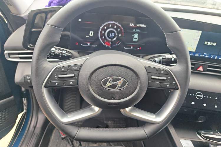 Used Hyundai Elantra 2022 1.5L CVT GLX Elite Edition Steering Wheel