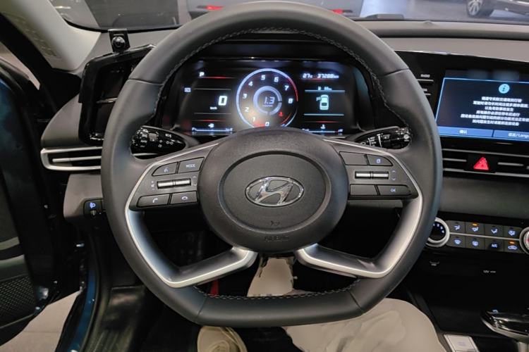 Used Hyundai Elantra 2022 1.5L CVT GLX Elite Edition Steering Wheel