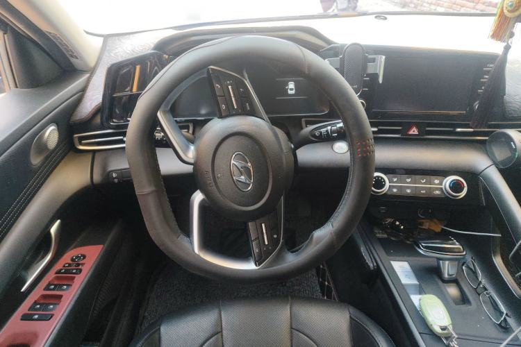 Used Hyundai Elantra 2022 1.5L CVT GLX Elite Edition Steering Wheel
