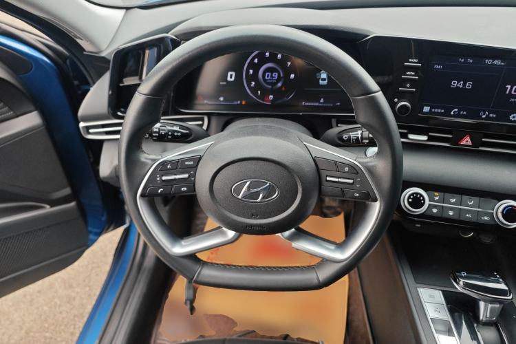 Used Hyundai Elantra 2022 1.5L CVT GLX Elite Edition Steering Wheel