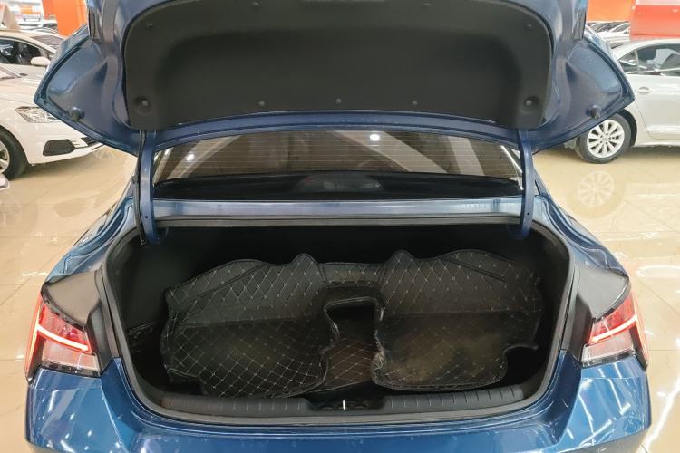Used Hyundai Elantra 2022 1.5L CVT LUX Prestige Edition Trunk