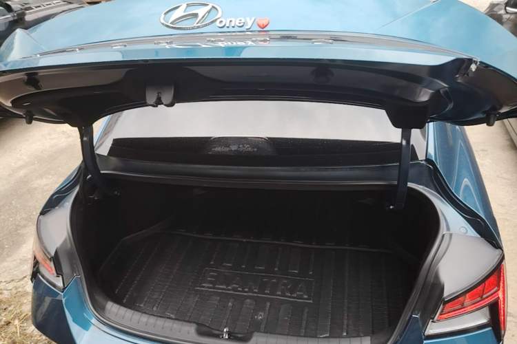 Used Hyundai Elantra 2022 1.5L CVT LUX Prestige Edition Trunk
