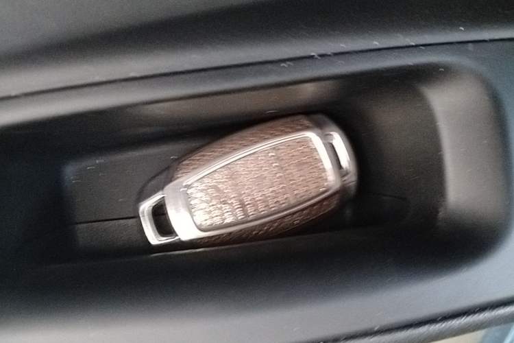 Used Hyundai Elantra 2022 1.5L CVT GLX Elite Edition Vehicle Key