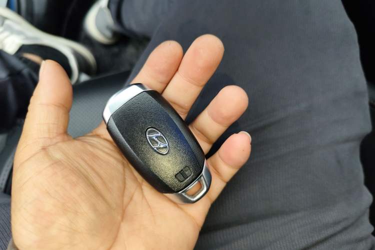 Used Hyundai Elantra 2022 1.5L CVT GLX Elite Edition Vehicle Key