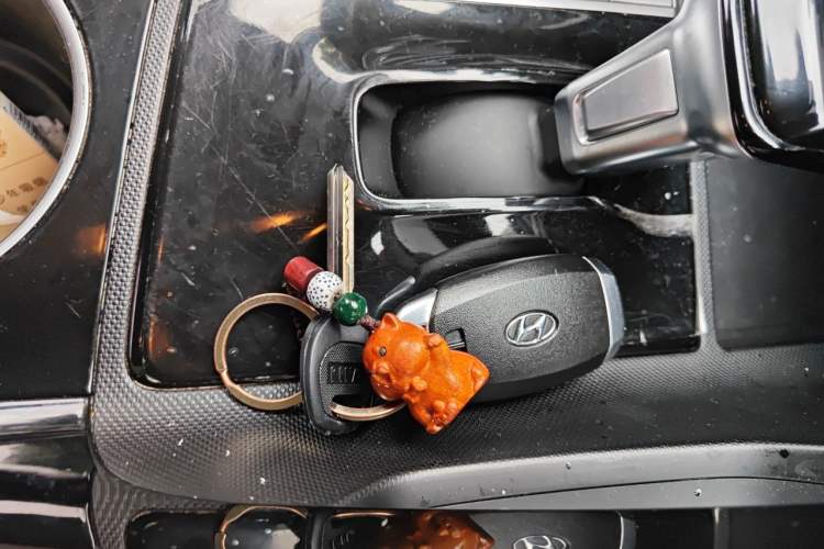 Used Hyundai Elantra 2022 1.5L CVT GLX Elite Edition Vehicle Key