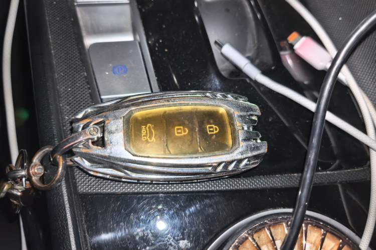 Used Hyundai Elantra 2022 1.5L CVT LUX Prestige Edition Vehicle Key