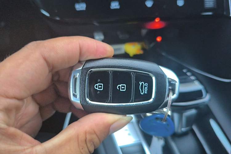 Used Hyundai Elantra 2022 1.5L CVT LUX Prestige Edition Vehicle Key