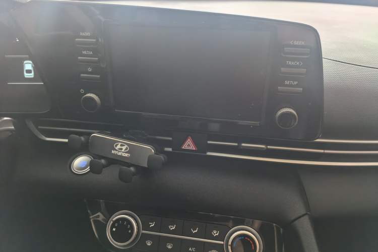 Used Hyundai Elantra 2022 1.5L CVT GLX Elite Edition Audio And AC Panel